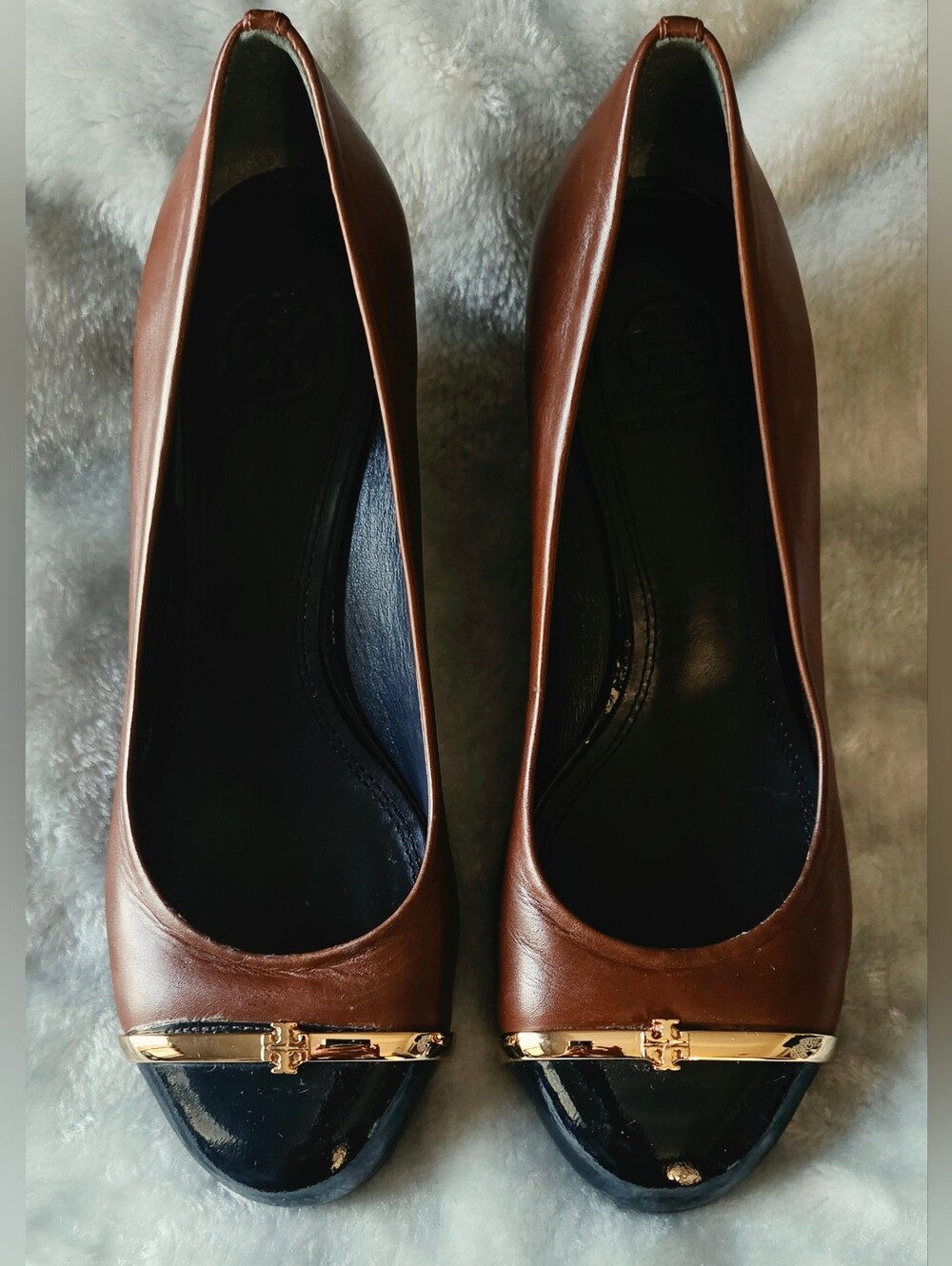 Tory Burch Brown Leather Pumps with Black Patent Toe and Gold Accent
